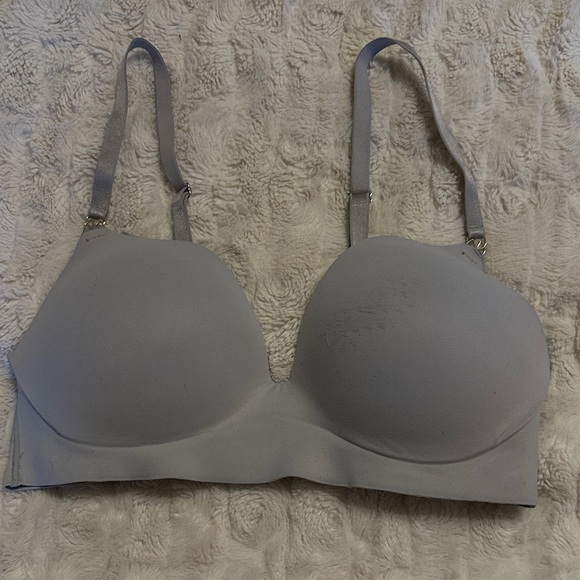 Victoria's Secret Light Gray Bra 34D - Picture 1 of 4